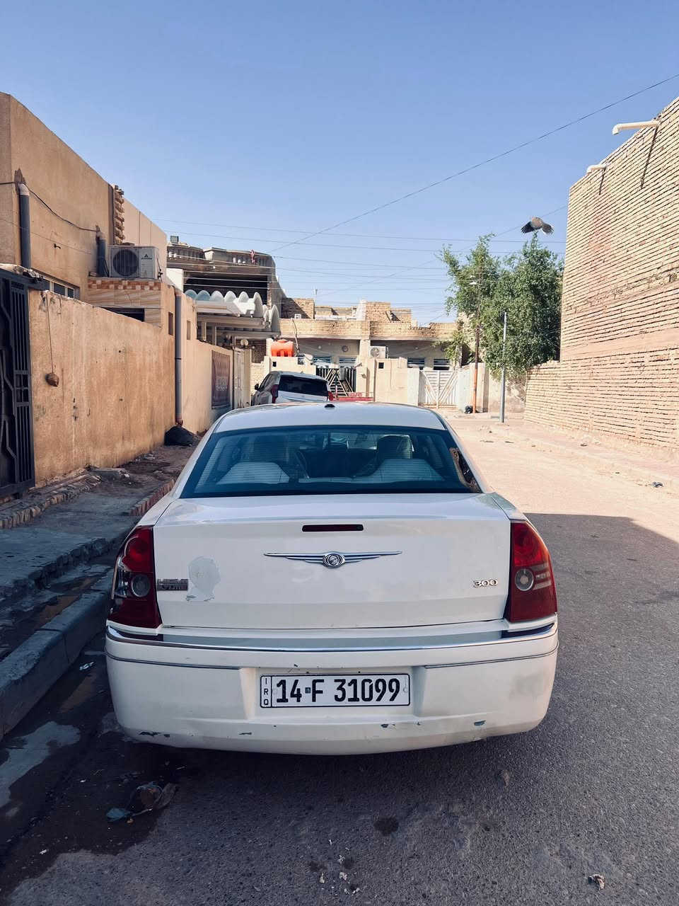 سلام عليكم اوباما  8 اصل  بيضه حادث خلفي بصيط  بيها قطع صبغ رقم بصره سنويه ما نافذه تبريد شغال كير ومكينه  خير من الله تخم تاير سياره جاهزه السعر 90 بيها مجال بصيط حك الجيه  مكان السياره العماره  ***********
