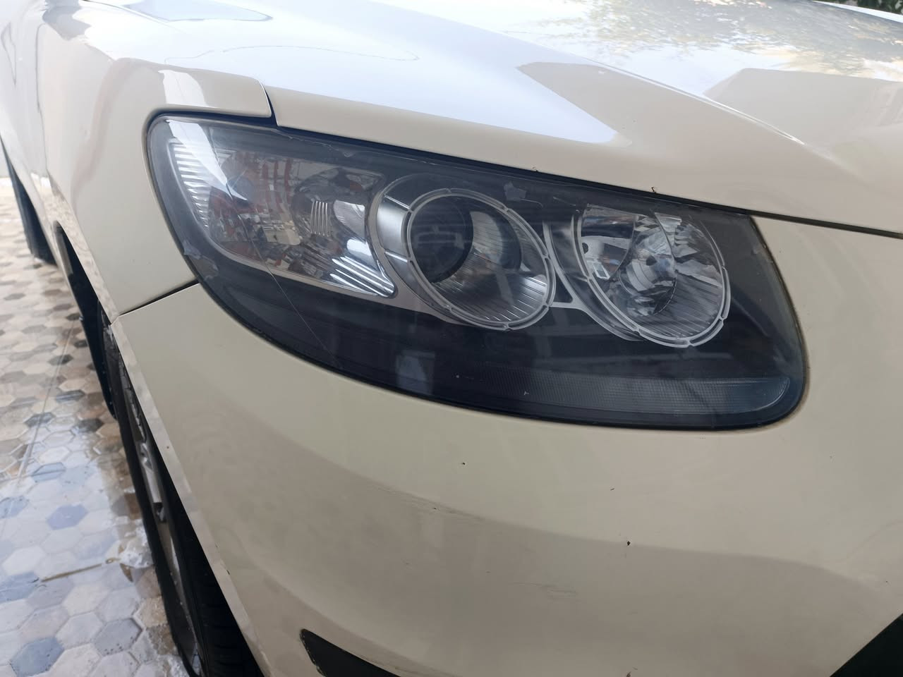 السلام عليكم ورحمة الله وبركاته
مره خصت صاحب الكروب 
سنتافي لون ابيض 
موديل 2012
فول مواصفات 
بصمه فتحه رادرات كامره خلفيه 
شاشه اندويد 
فتحت سقف 
ماشيه ١٧٠
السياره خير من الله 
مري شفط 
تخم تاير جديده 
مكان السياره بابل الحله قضاء الكفل 
***********
رقم صاحب السياره 
التفاصيل خاص 
السياره مال جناي 
السعر ب145
السياره فول مواصفات
