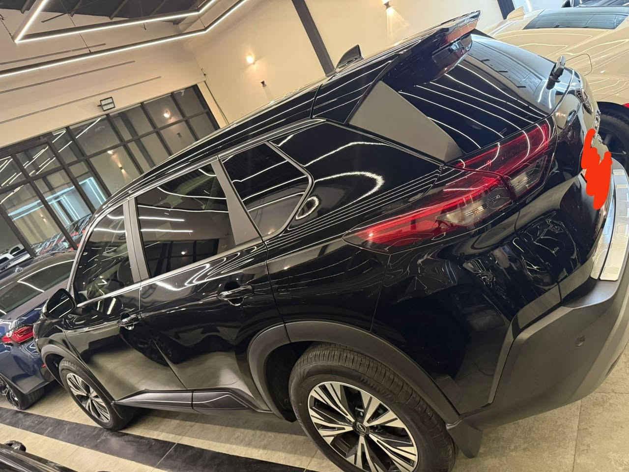 للبيع – نيسان روج Nissan Rogue 2023 🚘
📍 الرقم: اربيل قبل شهرين رقمتها 
📍ماشية:40 ميل
⚡ المواصفات:
 • محرك 3 سلندر تيربو سعة 1500cc يولد قوة 201 حصان

 • فئة : SV
 • دفع أمامي FWD
 • شاشة وسطية مع بلوتوث و USB
 • أنظمة أمان حديثة (ABS – EBD – مساعد صعود المرتفعات – مانع الانزلاق)
 • 6 وسائد هوائية لحماية متكاملة
 • تحكم بالمقود – مثبت سرعة
 • كاميرا خلفية مع حساسات
 • استهلاك وقود اقتصادي جداً

✅ السيارة كلين بدون تبديل – بدون صبغ – بدون أي تعديل (فقط تبديل دعامية)
 وصور الحادث موجودة
السيارة بدون اي نقص  

💰 السعر 165$

📞***********--***********
موجود واتساب وماسنجر وكلشي مذكور بالمنشور

