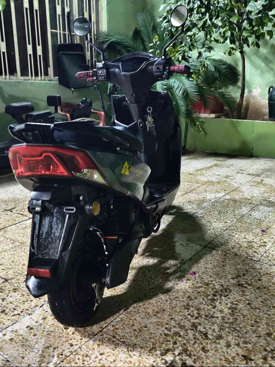 للبيع ماطور شحن سكنس 
البطاريات 6 ابدل بطاريه وحدة 
ماطور نضيف 100/85
السعر 400وبي مجال 
رقم الهاتف ***********
المكان موصل
