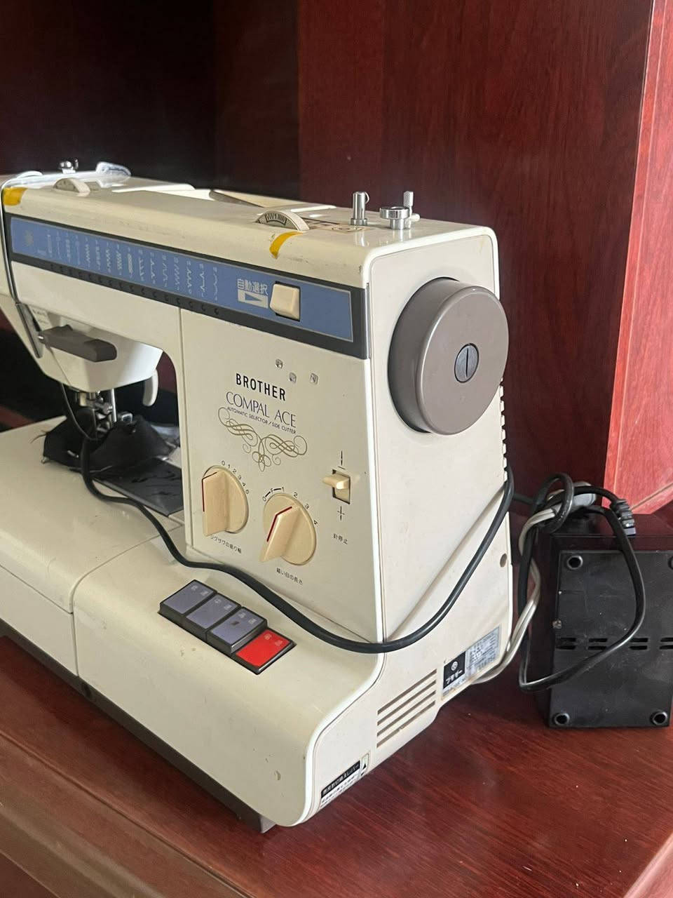 مكينة خياطه براذر استعمال قليل جداً نظيفه 
ما بيها اي ضرر وسعرها ١٢٠وبيها مجاال


**إذا كنت صاحب هذا الإعلان وتريد حذفه لأي سبب، رجاءا أرسل رسالة إلى الدعم الفني**