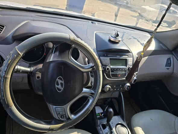 سلام عليكم 
توكسان موديل ١٢ سياره نظيفه 
وارد خليجي
رقم بغداد
تحويل مباشر
كير ومكينه وحداديه فوول
السعر ١٦٠ وبيها مجال 
الاستفسار ***********
