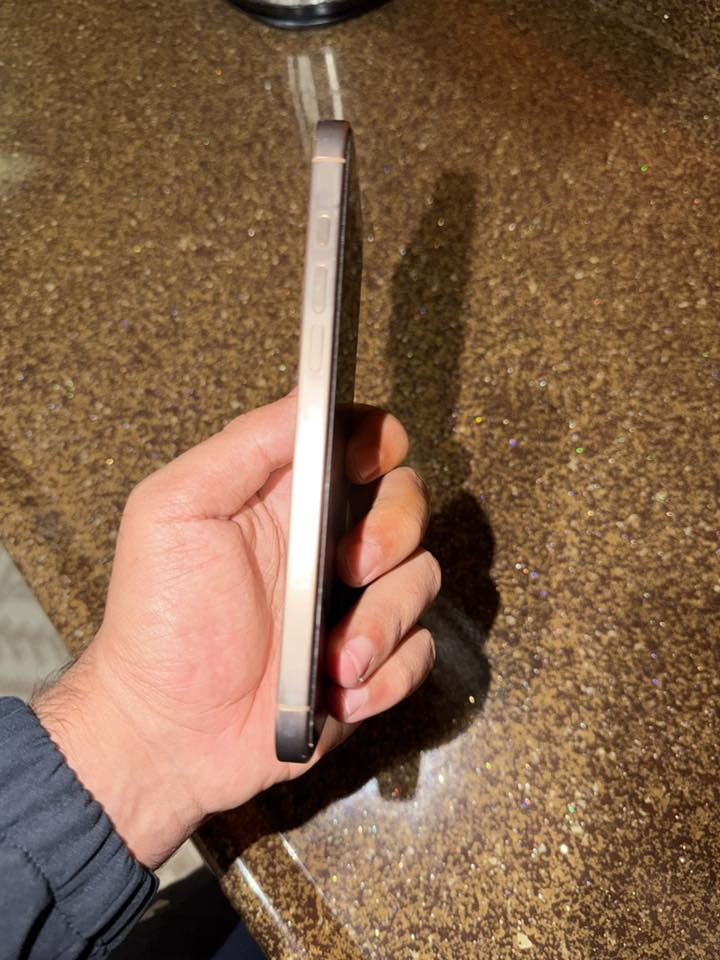 16 برو ماكس شرق اوسط
ذاكرة 256
بطارية 93 مشحون 360مره 
نظيف كلش مابي اي ضرر
سعر 1300 للاستفسار ***********
