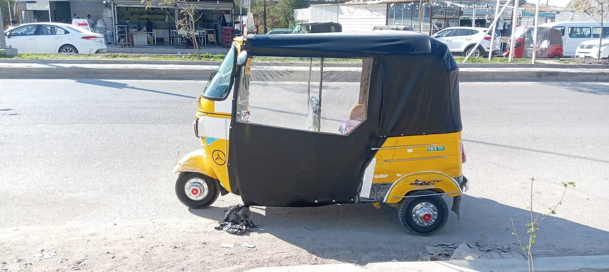 السلام عليكم تكتك زيلو. محرك باجاج مال 20. موديل 2018. الشهر الثامن دبلات باجاج. الماشه مال باجاج القم باجاج. حته القمجيات والمراية كله باجاج نضافه يعني غراضهه ماتحير بيهه كدام عينك. كبات. تخم كامل سبايدر. ومجبزة. بدرع. داير مداير. مصبوغه صبغ خفيف للجمالية الداير. مالهه.///كهربايات كلهه شغاله بك الايت جديد بعده مامشدود ماعرف اشدة. وهورن مالهه جديد مال باله بعده مامشدود  التكتك ماناقصهه شي كبل للشارع.  شرط نكرة سلف.  ناقصهه بس شمعات مال الايات الامامية تتبدل. وذني سعرهن. الزوج بعشرة اللالف . مدوشمة جديد. بردة جديده دوساتهه الاصليه
تكتك امفولة بانزين. ودايرلهه دهن جديد.  شلعتهه تخبل. تكتك مال جناي ومتعوب عليهه.  اوراق اصوليه. وشرط مدكوك رقم الشاصي بالامن الوطني يعني مكفولة من السرقه.  سعرهه. 3 و 600 و 50. /وبيهه مجال حك الجيه.  العنوان. بغداد الزعفرانيه الشارعين مال سيد هاشم. بي واتساب ***********
