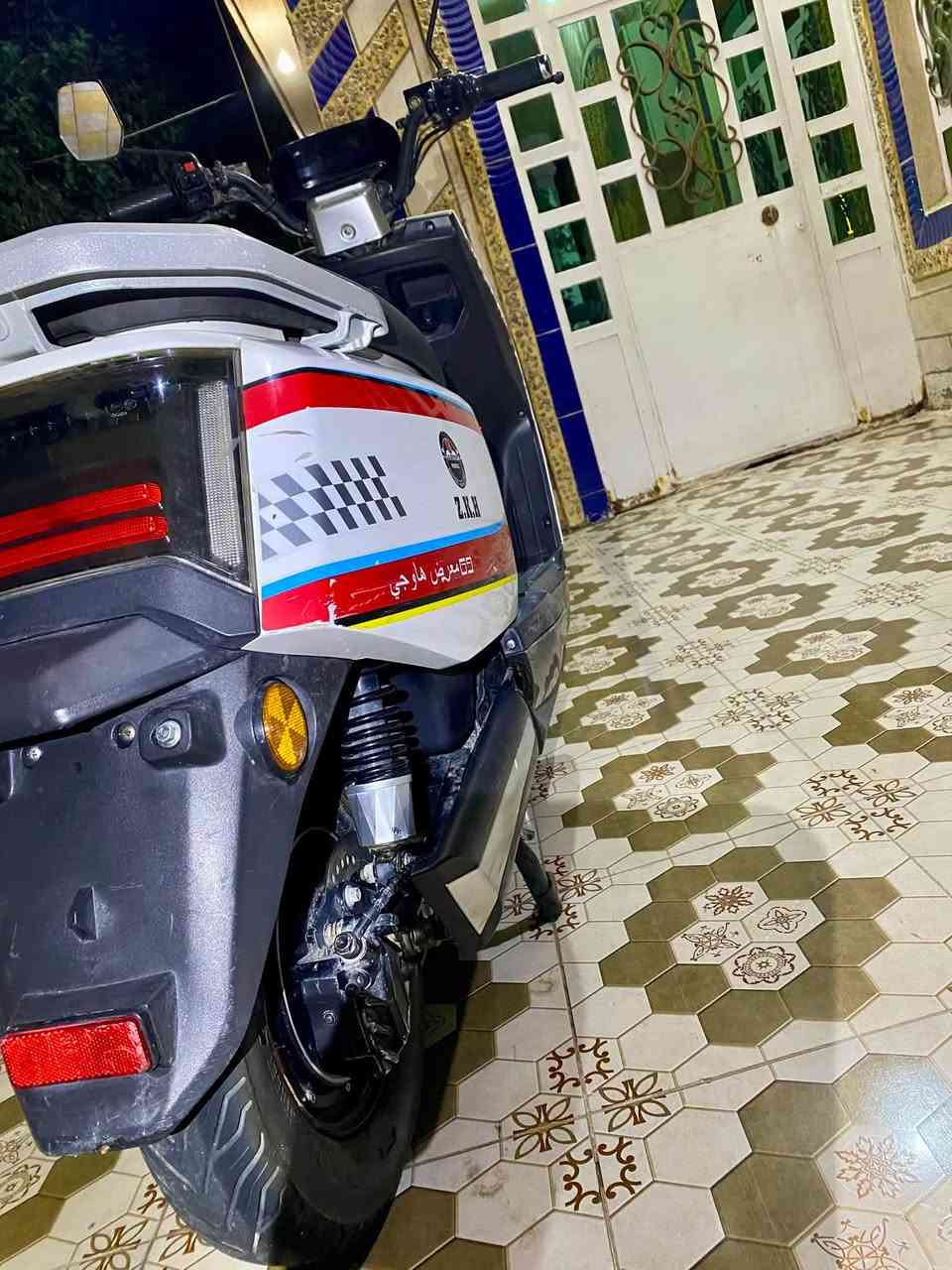 السلام عليكم دراجه شحن للبيع نوع Z.K.H فئه G9
مواصفاتهه
بك
تحديد عطل
أربع سرع
بطاريات ستة
لايت عالي ناصي
دبل إشاره 
شاشه اعطال
………
دراجه نضيفة💯
بطاريات نص عمر
سعر 525وبيهه مجال
مكان ابو غريب حميد شعبان
رقم الهاتف ***********
