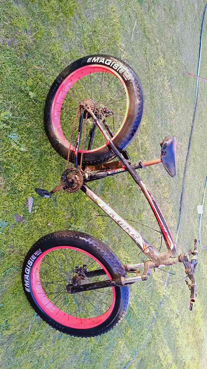 سلام عليكم بايسكل Fat Tire Bikeللبيع السعر 100وبي مجال تواصل على هذا الرقم بي واتساب ***********
