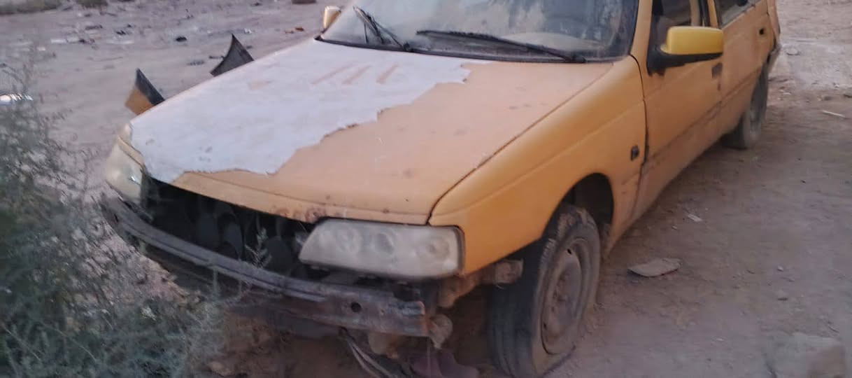 سلام عليكم من رخصة مدير الكروب
بيجو للبيع كوم حديد كوم حديد سيارة شغاله نكرة سلف الله شاهد بس القايش مال الداينمو مكطوع والكير مالته واكف فقط هذا العطل لموكفه والسعر 12 ورقة وبيه مجال للطيبين 
بيع مستعجل ***********

