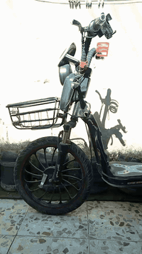 السلام عليكم 
دراجه شحن للبيع 
نضيفه ما بيها شي سرعتها 50حقيقي
سعر 275 وبيها مجال 
مكان نعمانيه 
 *********** والخاص مفتوح
