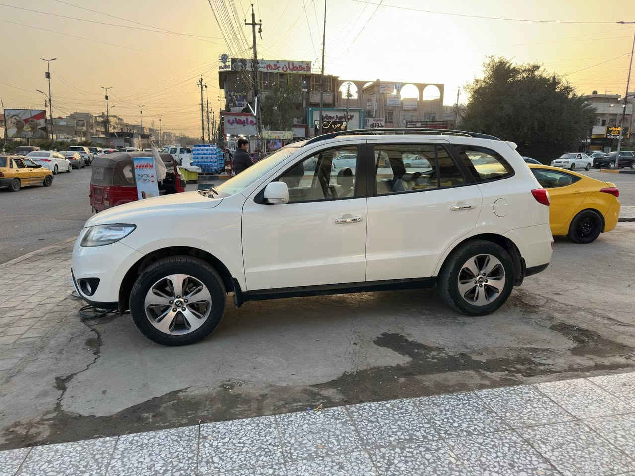 السلام عليكم 
سنتافيا 2012 خليجي رقم اربيل تحويل مباشر هزه جديده
فول مواصفات 
4 سلندر
7 راكب
3 قطع تبريد
بصمه
فتحة سقف
كامرا
جلد
كشنات كهرباء
كشنات جلد 
حساس خلفي 
السياره جاهزه وبدون اي نقص وحيل جديده عارضها ب155 وبيها مجال 
بيها جاملغ امامي صبغ فقط بدون ضرر اثر شخوط
 رقمي *********** بغداد, العراق
