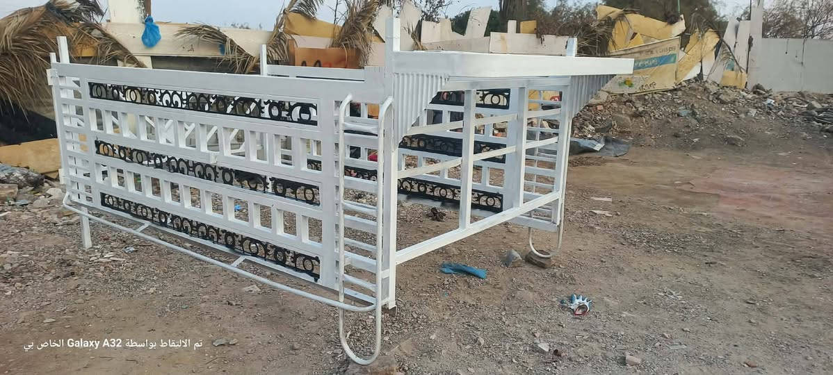 سلام عليكم محجر تفصال الارتفاع 90
مكان بغداد السعر 350  وبي مجال ***********
