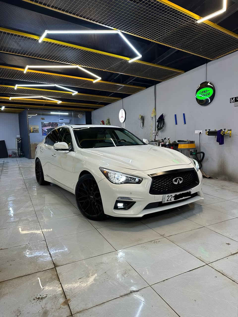 iNFNTiy Q50  SPORT
  V6 TWiN TURBO
ماشي. 25. الف 
‎ مواصفات 1/1 
‎رادار امامي رادار خلفي. رادار جانبي. 
‎5كاميرات. 
‎ستيرن هيتر +كهرباي +گيچات الكتروني 
‎سياره بصمه. +ئوتوستوپ+ئوتوستار 
‎لايتات ليد +زينو+بگلايت لييد 
‎كوشن هيتر. +خزن +كهرباي
‎تبريد مركزي+كوشنات هيتر
‎جامات ئوتو
‎سياره جا هزه من كل نواحي 
‎ضرر سياره.  2قطعه صبخ 2مبدل نفس لون.  
‎گير محرك شرط. مامفتوح.  
‎سياره جاهزه و جديده وضع شركه..
سياره گزوز سپورت 
ويلي سپورتي اصلي. 
تايرات جديد بيلادي 
***********📞☎️
‎واتساب +كورك
