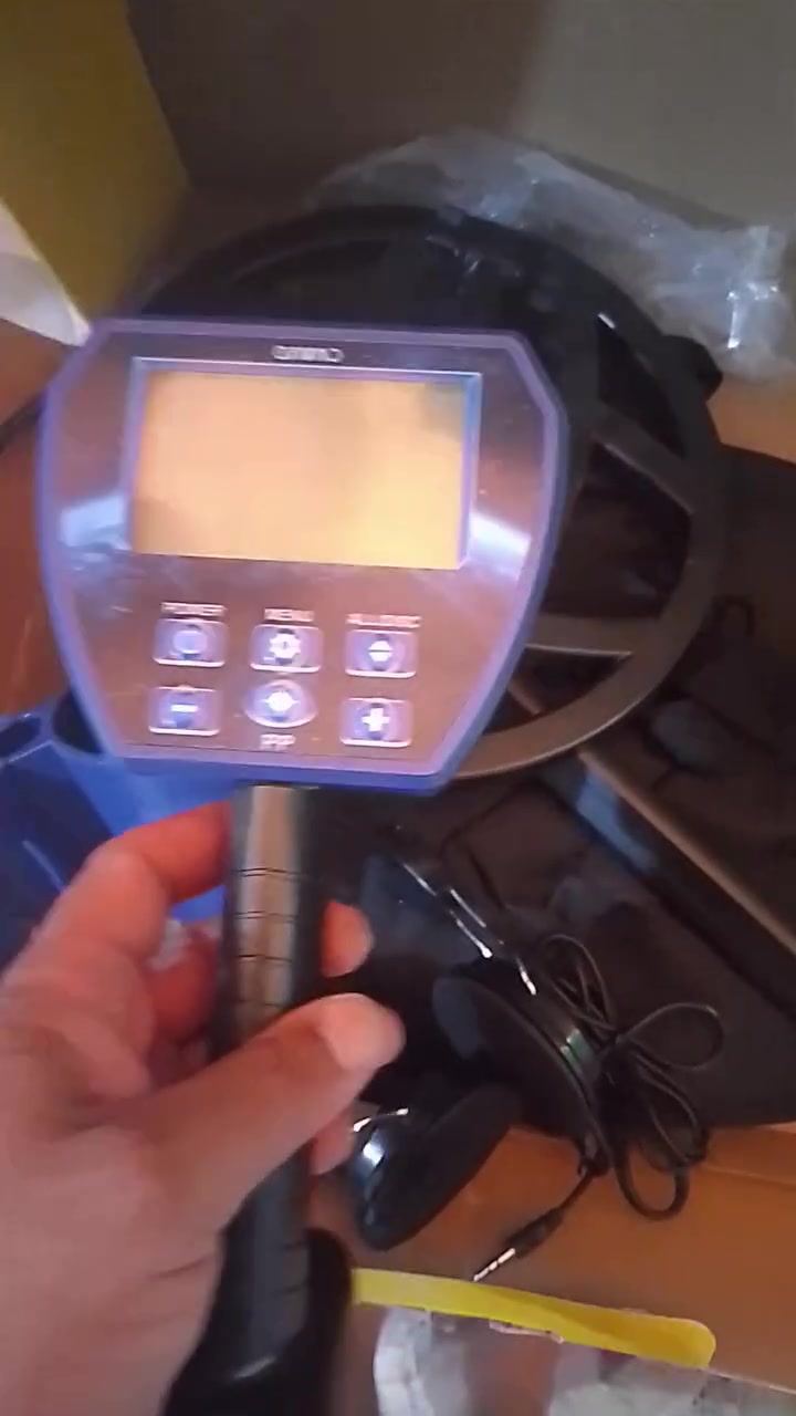 انطني سعرك 
هذا الجهاز هو كاشف المعادن تحت الأرض Ommo MD-6015.

يتميز الجهاز بشاشة LCD لإظهار المؤشرات وذراع ألومنيوم قابل للتعديل لراحة الاستخدام.

يتضمن ملف بحث مقاوم للماء، مما يجعله مناسباً للاستكشاف في الظروف الرطبة. [1, 2, 3]

هل ترغب في الحصول على معلومات إضافية حول مواصفات هذا الجهاز الفنية؟


**إذا كنت صاحب هذا الإعلان وتريد حذفه لأي سبب، رجاءا أرسل رسالة إلى الدعم الفني**