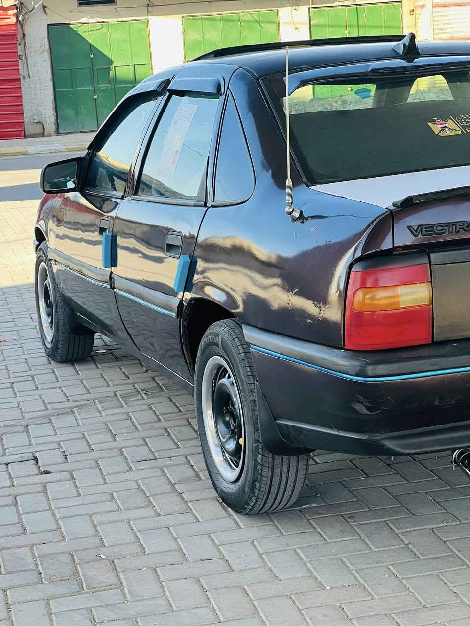 السلام عليكم
اوبل فكترا موديل ٩٢
محرك ٢٠ شرط لا تبخير ولاتنقيص 
كير شرط 
سيارة نظيفه بمعنى الكلمه 
السيارة بسمي سنويه لل ٢٠٢٩شرط التحويل
صدر جديد تايرات اربعه جدد
كهربائية كلها شغاله 
السيارة عليها ادامه كامله جاهزه من كل النواحي 
بدون خياس 
مصبوغه عام جماليه بدون ضربه 
المكان تكريت 
***********
