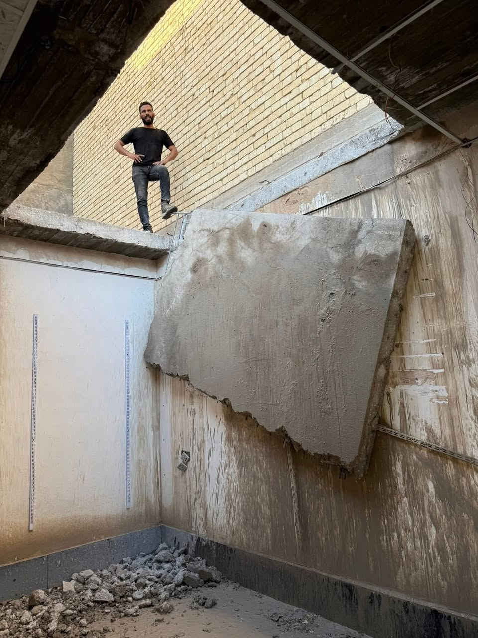 مكتب سجاد اللامي  لقص وتثقيب الكونكريت المسلح افقي وعامودي بأحدث الآليات وبدون اي اهتزاز ----------------------------------⚡️- ماكنة قطع الكونكريت (الكتر)⚡️-️ جهاز الكور  ⚡️- فتحات المناور ⚡️- فتحات في الجدار⚡️-️ قص السقف الكونكريت⚡️-️ فتحات المصاعد الكهربائية ⚡️-️ فتحات  التكيف ⚡️-️ عمل جوينات في الصب⚡️-️ تثقيب الجسور الكونكريتية ⚡️- تفليش البيوت والمباني القديمة جاهزون للعمل في جميع المحافظات ودوائر الدوله والبيوت السكنيه -------------------------------📞 للاستفسار الاتصال على الواتساب   🔸️ ‭0772 559 2744‬
***********
