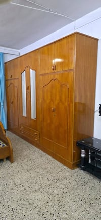 غرفة نوم صاج • نظيفة • موصل بالايسر