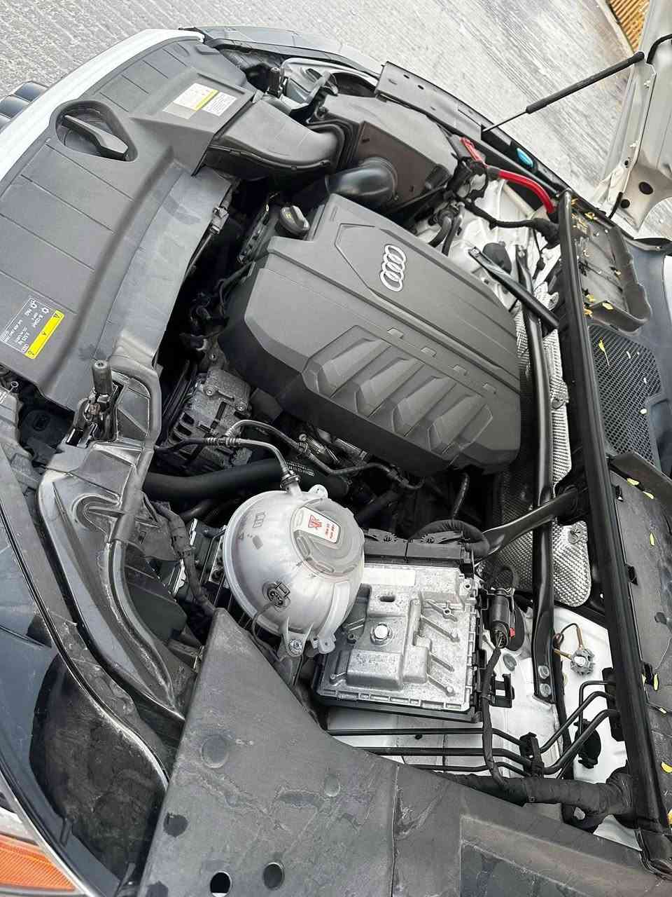 🚗 للبيع: أودي Q5 الموديل 2023
📍 مكان السيارة: بغداد - الكرادة

📊 المسافة المقطوعة: 87000 كيلومتر

🛠️ المحرك: 4 سلندر – تيوربو 

• فول مواصفات 1/1

• دفع رباعي AWD

⚠️ أضرار السيارة:

• صبغ جاملغ امامي ايسر مع ربع الدعامية بدون حادث او ضرر داخلي تقرير وسونار موجود

• دخول جديد شهر 8 /25

📌 تفاصيل إضافية:
• رقم السيارة: بغداد الدولي الجديد

• باسم المالك تحويل مباشر

• لون السيارة: أبيض

💰 السعر: 275

📞 للتواصل: ***********
