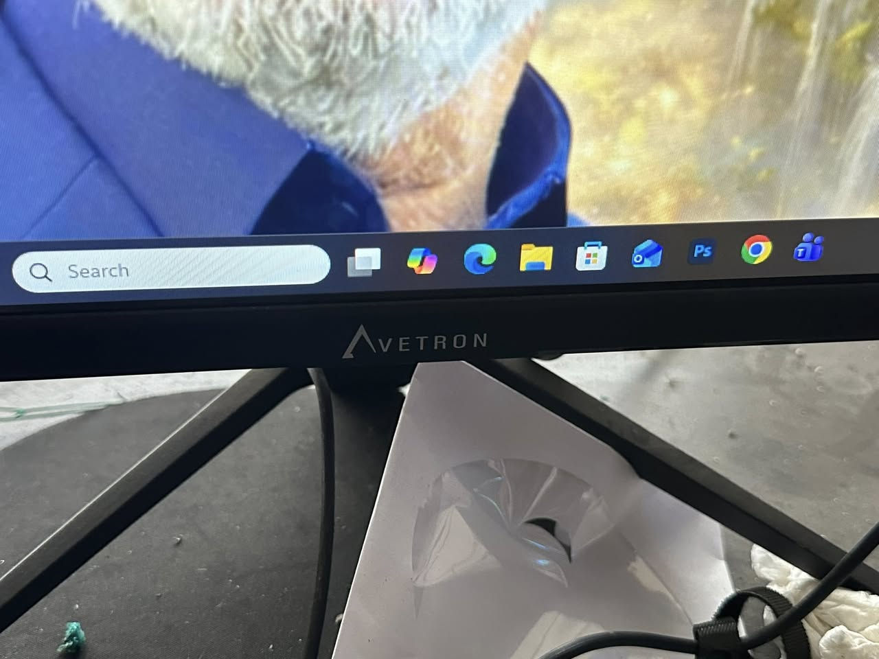 مواصفات الجهاز:
💻 المعالج: Intel Core i5 الجيل 12 (i5-12400F) بسرعة 2.50GHz  
🎮 كرت الشاشة: RTX 4060 سعة 8GB  
🧠 الرام: 16GB بسرعة 3200MHz  
💾 التخزين: 1TB (954GB)  
🖥 النظام: Windows 11 Pro (أصلي)  

✨ الجهاز مناسب للألعاب القوية، المونتاج، والتصميم بدون أي مشاكل.

🎁 الإضافات ويا الجهاز:  
🖥 شاشة 144Hz نوع Avetron  
🎧 سماعة HyperX  
⌨️ كيبورد  

📍 الجهاز نظيف جداً واستخدام شهر واحد وشغله ممتاز، جاهز للاستخدام مباشرة.


**إذا كنت صاحب هذا الإعلان وتريد حذفه لأي سبب، رجاءا أرسل رسالة إلى الدعم الفني**