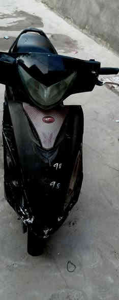 🚨 للبيع دراجة كامكو G4 نظيفة  🚨
• النوع: كامكو G4

• الحالة: فول نظيفة وما تشكي من شي

• الاستعمال: خفيف ومحافظ عليها

• المكينة:  برغي ما مفتوح بيها 

ما مبدل بدراجه اي شي كلب واخذ 

سعر 600 وبيها مجال للطيبين 

العنوان البصرة -سفوان

رقم الهاتف ***********
