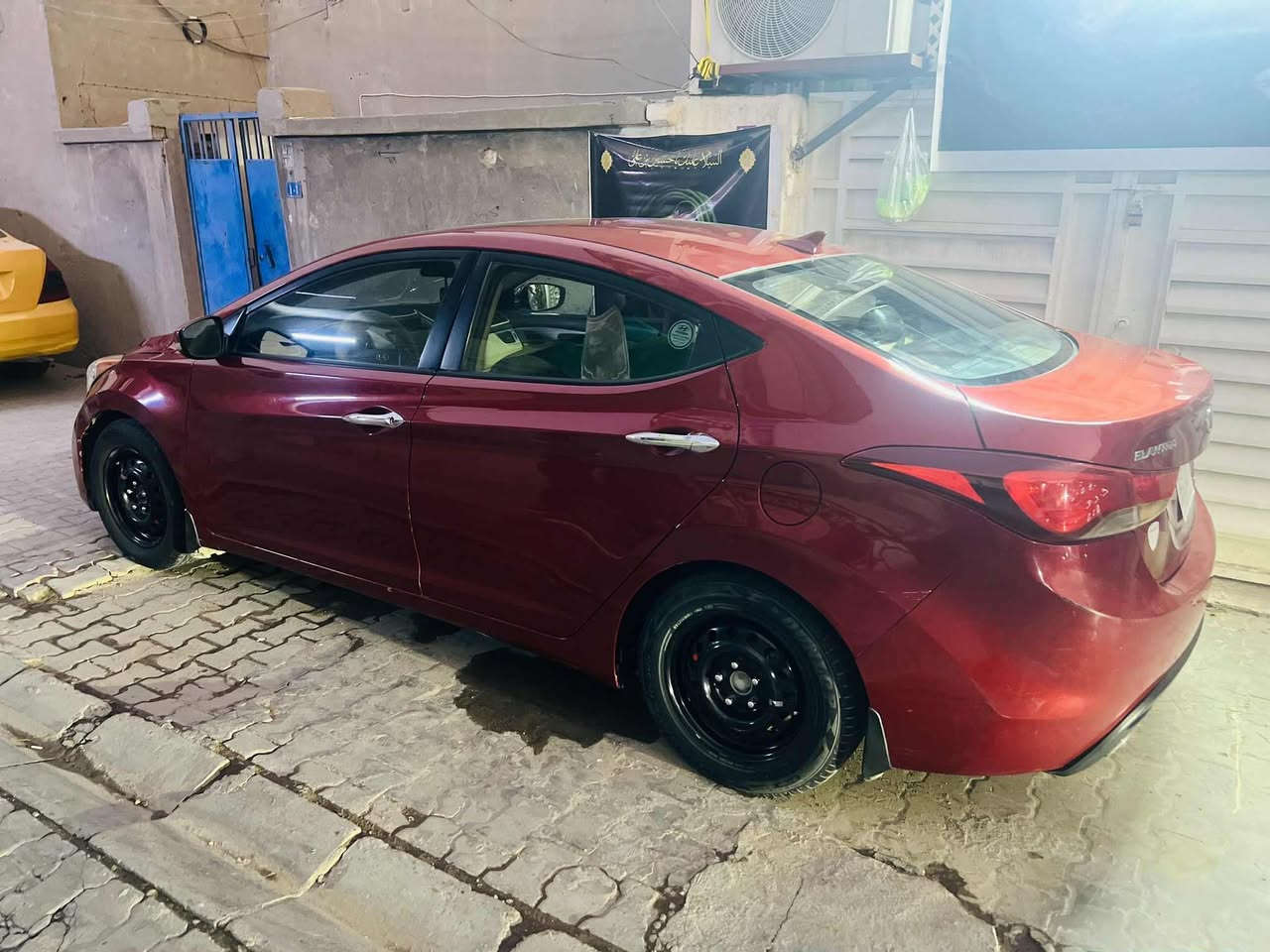 لسلام عليكم النترا 2012 وارد حادث جاملغ مصلح نفسه والبنيد مبدل وبيها تصليح الغد اليمنه موضح بالصور سياره فول مواصفات عدا البصمه جاهزه بغداد باسمنه للبيع أو مراوس  حسب القناعه السعر 105 
***********
