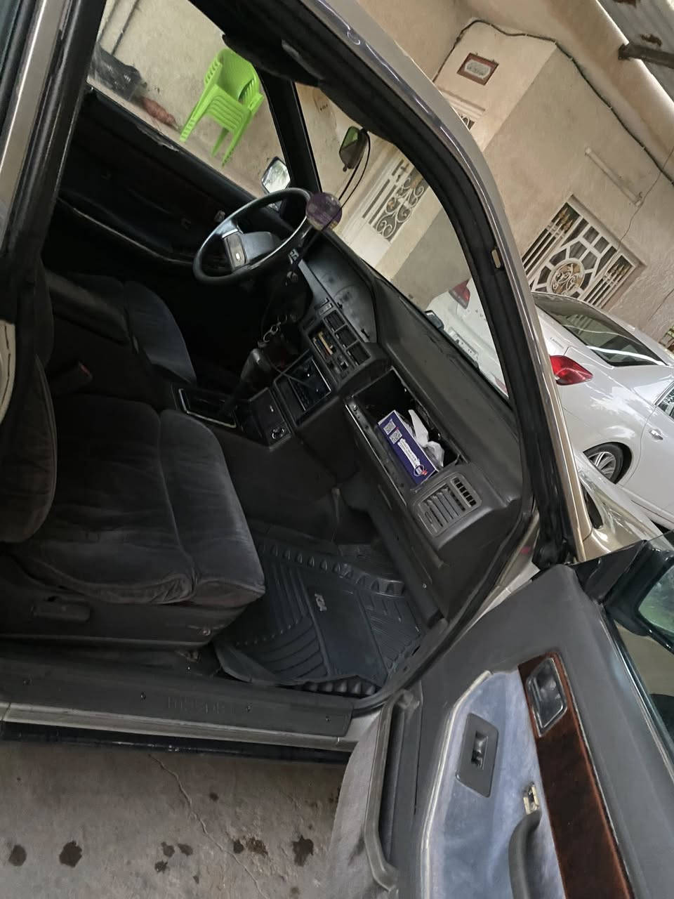 السلام عليكم مازده موديل 87 بسمي رقم مميز سياره خير من الله مابيها لا خياس ولا ضربه فقط صابغين فوك صبغها كير محرك تبريد تدفئه كلها جديد جدا سعرها 40 وبيها مجال شي بصيط مكانها بغداد ***********
