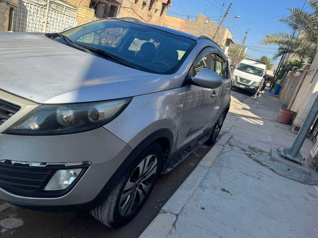 السلام عليكم سبورتاج للبيع السعر 120 و بيها مجال حك الجيه .. 
تفاصيل سياره 
موديل 2012 
كامره خلفيه 
حساس خلفي 
بانوراما
تدفه  و تبريد ثلج  و مكفول 
كير و مكينه  مكفول شي فول الفول 
كير 6 نمر 
رقم سياره سليمانيه
وكاله او تحويل 
الصدر بحاله ال 50‎%‎ 
الكشر بحاله 50‎%‎ 
للاستفسار الاتصال 
*********** بغداد, العراق
