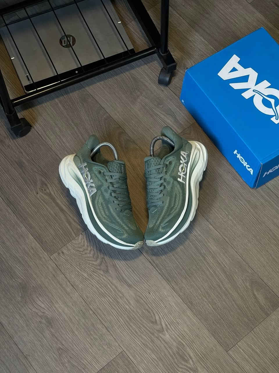 هوكا كلفتون 10 
قياس 45 يلبس 44 ونص او 44
قطعة وحدة فقط 
للاستفسار والطلب مراسلة الصفحة 
 متوفر توصيل 🚚


**إذا كنت صاحب هذا الإعلان وتريد حذفه لأي سبب، رجاءا أرسل رسالة إلى الدعم الفني**