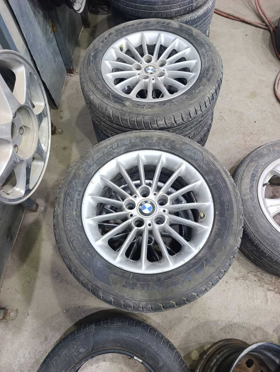 للبيع سعر300تخم تاير ***********
