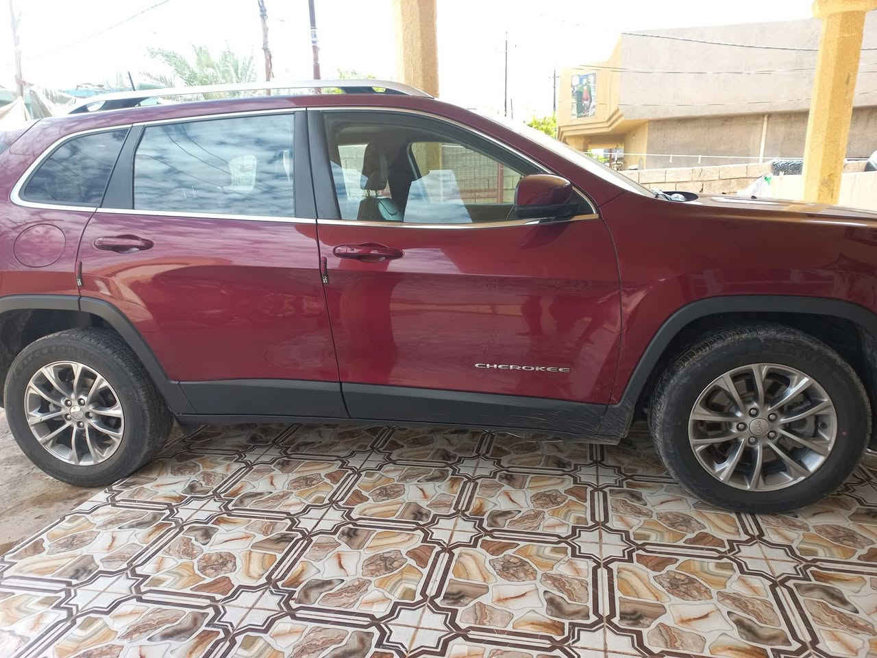 السلام عليكم تحية طيبة
جيب شيروكي بزون 
موديل 19    
ماشية 90 الف
أمريكي 4 سلندر..
حادثها بنيد فقط سونار مرفق بالمنشور 
سيارة نظافه فول الفول 
رقم الشاصي 405820
 حساسات 
ثلاث  انضمه  قياده   
كير 9  نمر مكينه 
محرك حداديه فول 
باقي التفاصيل معروفه ......

السعر  145  بيها مجال  
مكان ديالى الخالص
خاص اوتصال  او واتساب ***********
