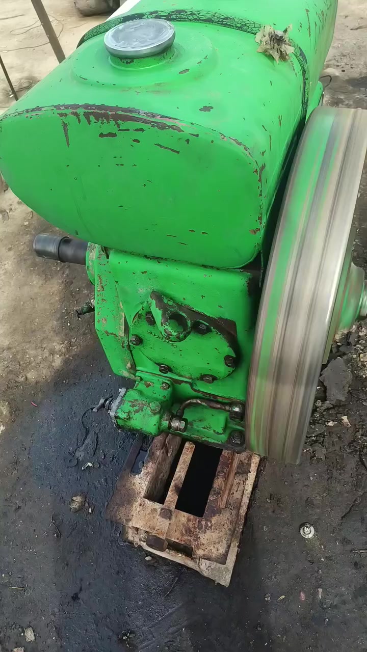 موطور هندوري 18حصان مجفث جديد وما اشتغل للبيع المكان الفلوجه رقم الهاتف ***********
