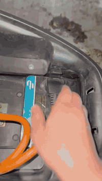 دراجه استيراد كوري بطاريه ليثيوم أيون اي ما تعادل ٦ بطاريات كبار للبيع البطاريات جدد استخدام شهرين فقط و الدراجه قوايش مو ملف سرعتها ٩٥ حقيقي السعر ب مليون و٣٥٠ وبيها مجال للاتصال *********** وحتى البطاريات مربوطه بالموبايل حتى تعرف كم دورة مشحونه وشكد تصرف
