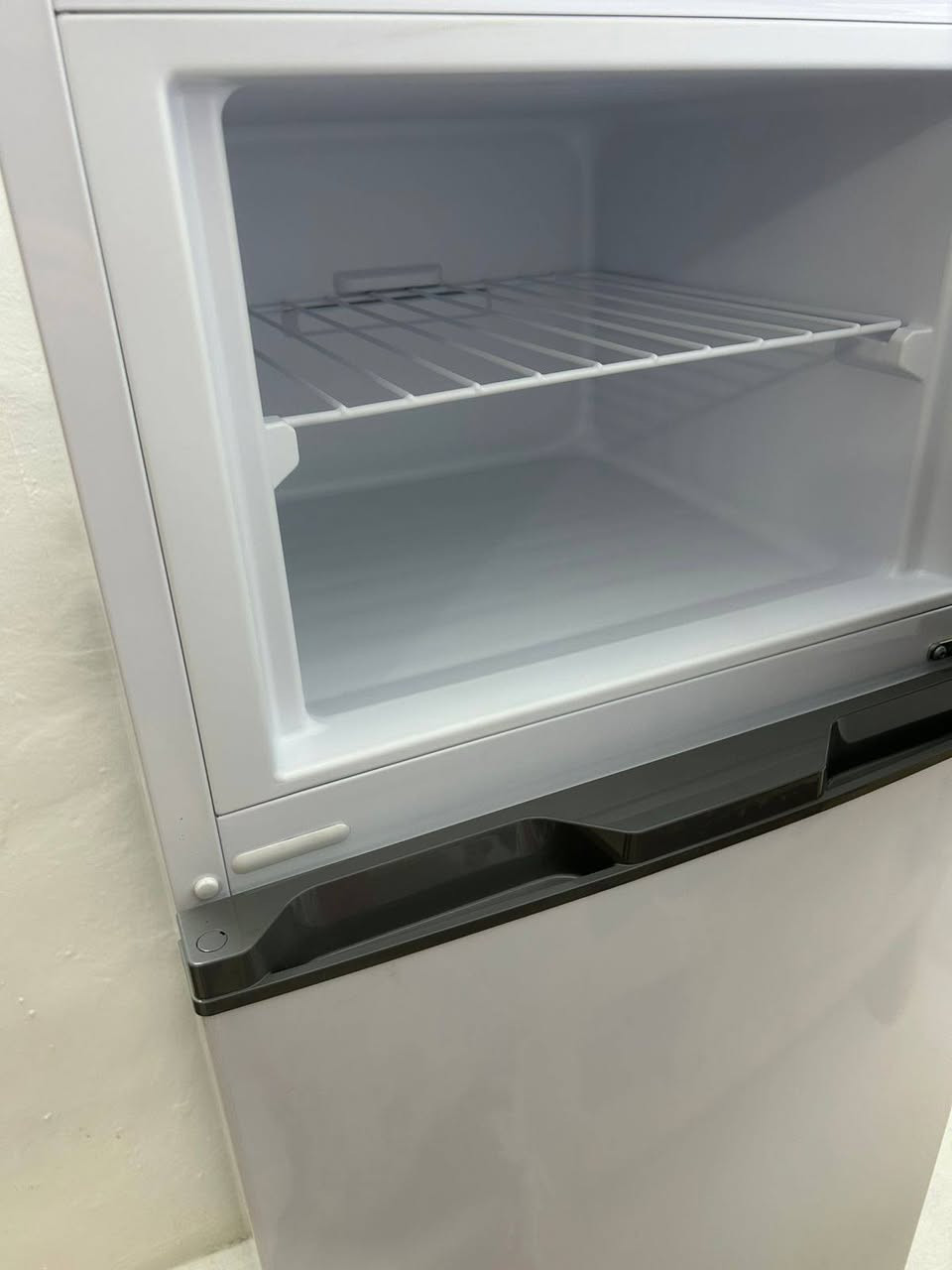 السلام عليكم أغراض جديدة ممستعملة ولا يوم غرفة صاج درجة أولى +طباخ +كاونتر +بلازمة +ثلاجة +كمفيرة للبيع السعر خابر على الرقم او راسل واتساب الرقم *********** العنوان بغداد الطوبجي
