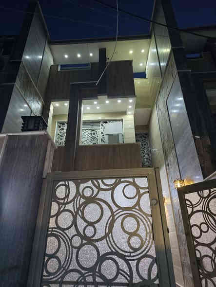 للبيع دار سكن  في حي البنوك 
🔚———

🔺 المساحة :155 م   فول درجه اولى 

🔥 

🔻الواجهة: 5  متر 🔺النزال :31 متر      

🔷بناء حديث فول درجة اولى مع خدمات راقية:

      🔹 واجهة مرمر + ارضيات طابقين مرمر

      🔹️باب الصالة قاصة محكم الغلق 

      🔹️الابوب من الصاج 

      🔹️الشبابيك المنيوم تركي

      🔹️المحجر المنيوم زجاج تركي 

      🔹️الصحيات نوع تركي

   🔹نظام( كامرات+انترنت+سبالت)انابيب دفن

      🔹 اضواء سبورت لايت ✨

     

🔶الطابق الارضي: 

       🔸️مدخلين كراج +حديقه

       🔸استقبال.  

       🔸️صالة 

       🔸️مطبخ .  

       🔸️خدمات صحية 

       🔸️غرفته نوم ماستر كبيرة

 

🔶الطابق الاول: 

 

       🔸️3  غرف نوم ماستر 

       🔸️خدمات صحية 

     

 ✔️موقع  خلف الكنيسه 

📍موقع الدار:

      

حي البنوك / خلف الكنيسه شارع مدرسه بغداد الابتدائيه  

—————————————  

للاستفسار  مراجعة شركه الاقمار 

📍البنوك شارع الكنيسه مقابل حلويات تمتوعه

او الاتصال على الرقم او الواتساب

***********. احمد☎️
