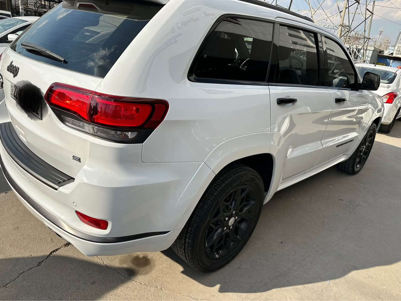 جيب گراند شيروكي S 2020 شركة هالم بدون صبغ و بدون تعديل كفاله عامه من صبغ و تعديل سياره رقم اربيل *********** مخمور, أربيل
