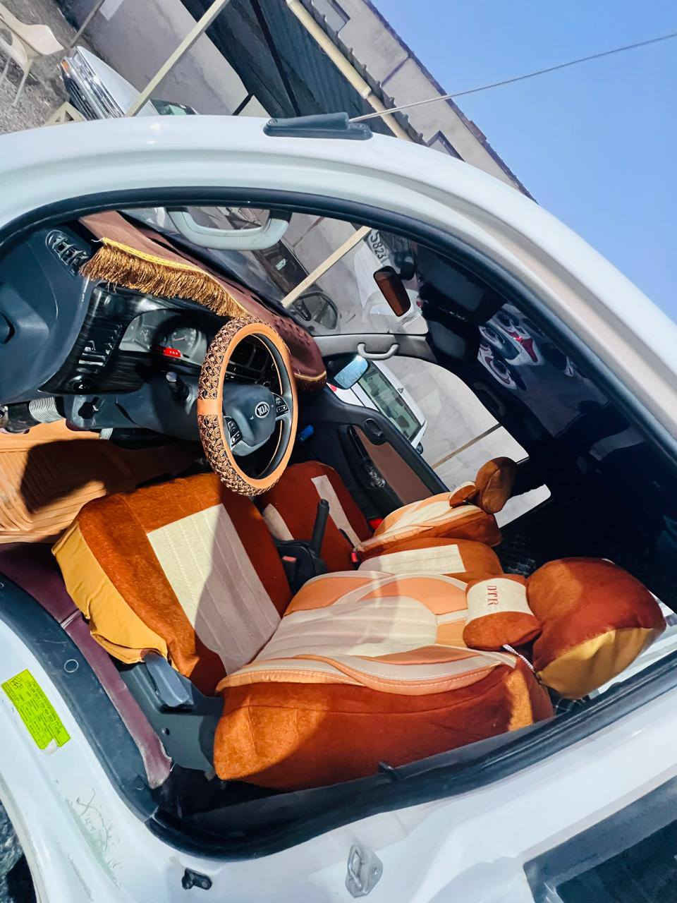 للبيع كيا حمل موديل 2018 رقم بغداد مميز تحويل مباشر كير محرك شاصي اكسن كفاله عامه مغلفه محجر دعاميه  خلفيه كامله تبريد ثلج تدفئه كامله السياره جديده مال جناي
مكان السياره الانبار الفلوجه 🚫 
الرقم ***********
السعر يم صاحب السيارة
