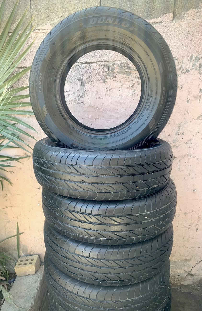 تخم تايرات خمسه 15عالي نضافتهن 75بل ميه وزوج تايرات 16عالي نضافتهن ٨٠بل ميه سعر الواحد ٣٠الف مكاني مدينه الصدر رقم***********
