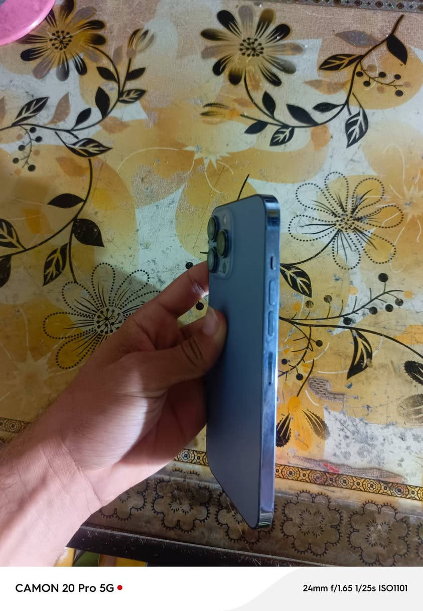 ايفون 13 برو ماكس
شرق اوسط بطارية 86 اصلية مال الجهاز
بي بس هذني النقاط السود بالشاشة
السعر 500 وبي مجال للشراي
يوجد توصيل محافظات(شرط الدفع مسبقا
تواصل واتساب ***********
العنوان /النجف الكوفة
