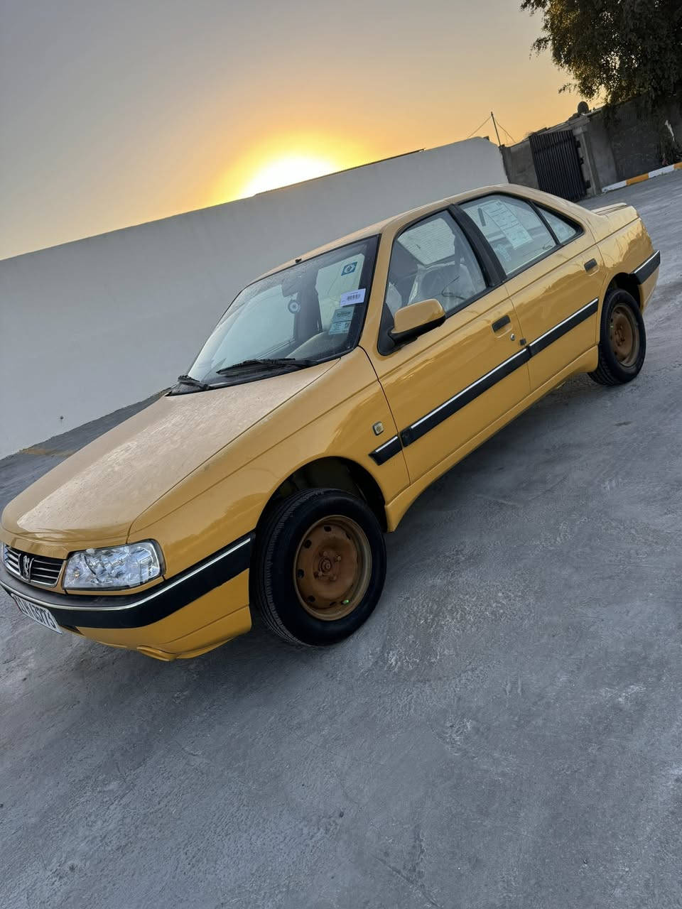 سلام عليكم للبيع بيجو الميس موديل ٢٠١٦ بسمي هزه ورقم نكليزي جدد لأضربه ولا تبديل كفاله عامه صبغ شي كلش بصيط كير محرك جدد تخم تاير جديد صدر مامي خلفي جديد دشبول عالي سنويه لحد ٣٠ مجدد ماشيه ١٤٠ سياره على وضع شركة كلها شراي يتصل سعر ٥٤ وبيها مجال *********** مكاني البياع
