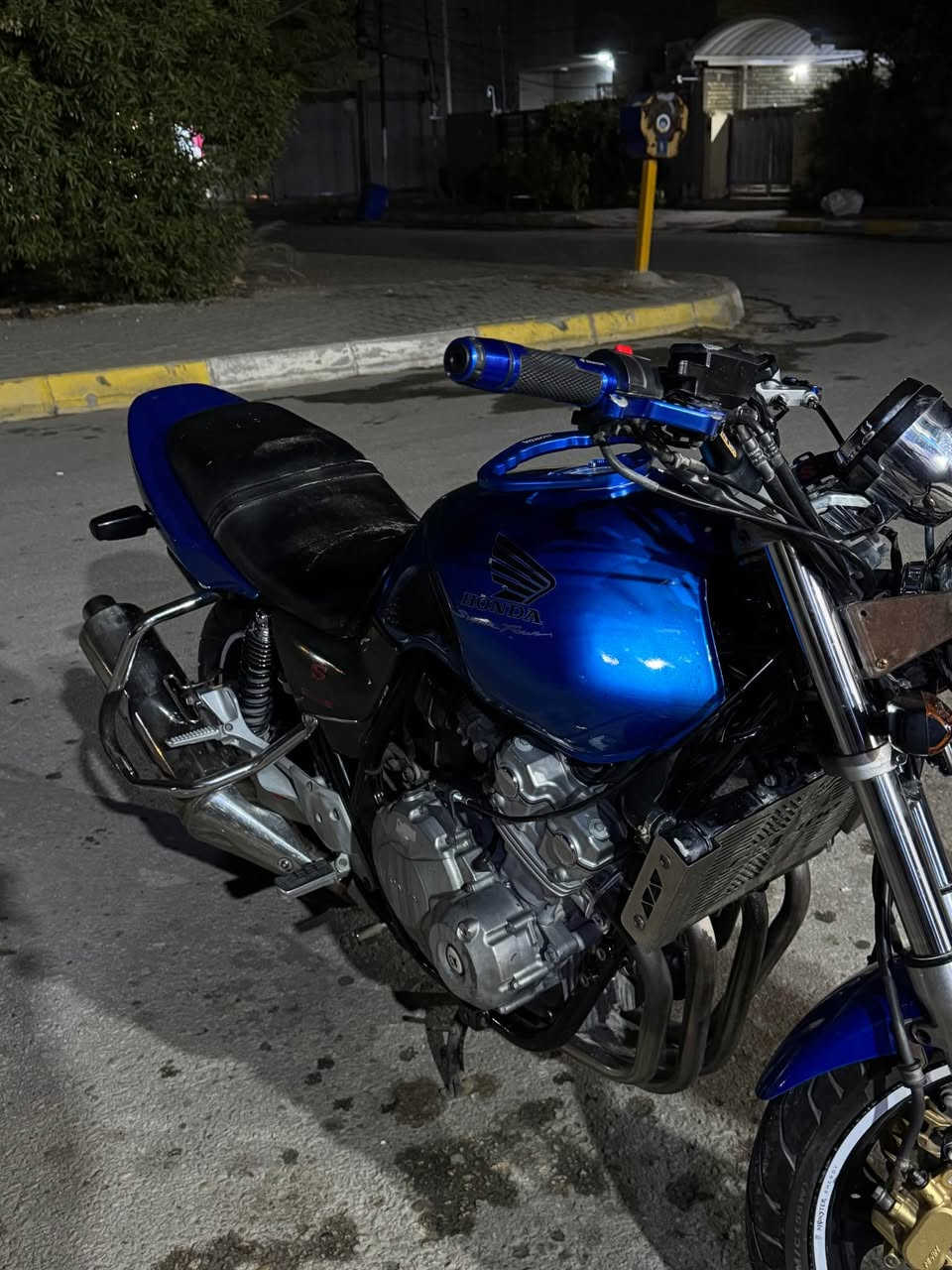 كربلاء.  للبيع سيبي400 نوزل جديده 22 وبيه مجال 

***********
*********** ‏ كربلاء, العراق
