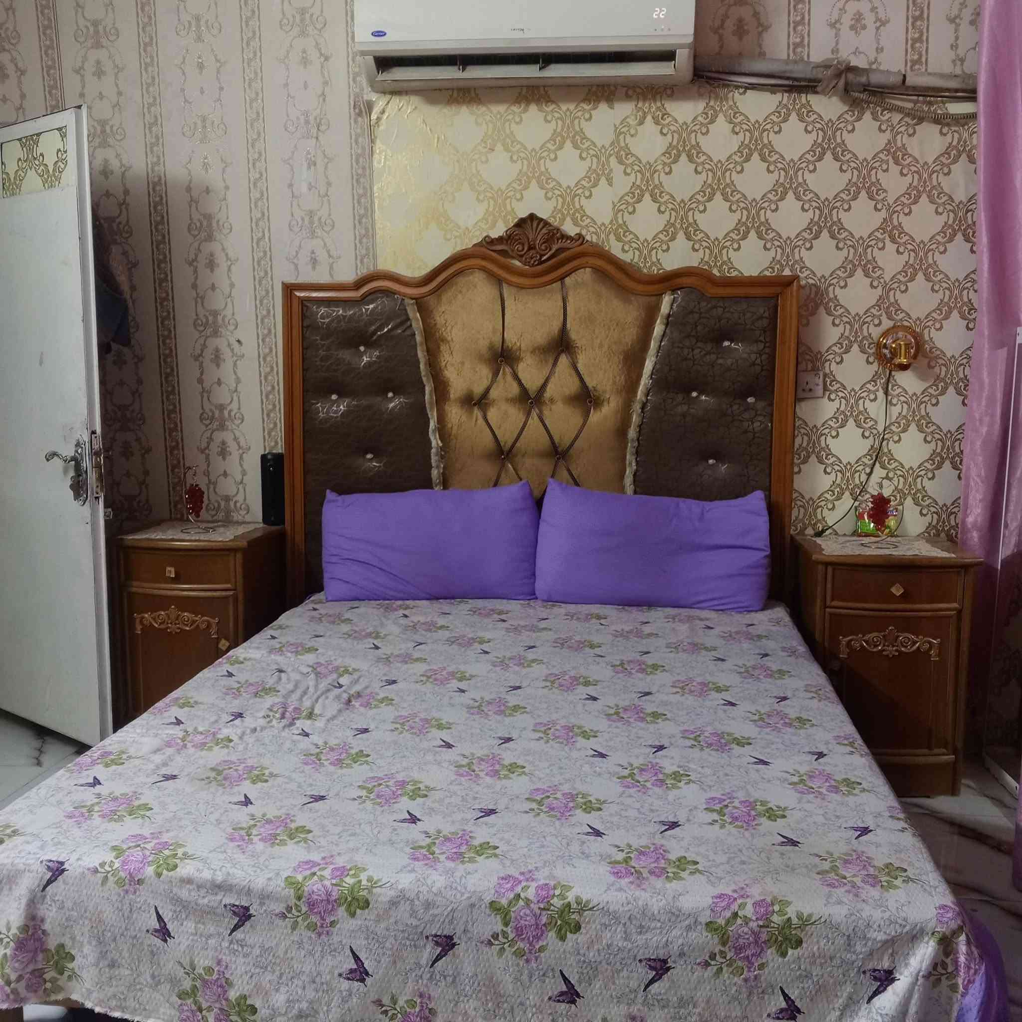 غرفه نوم داخل خارج صاج نظيفه مبيها اي ضرر تاج الجربايه موجود السعر 850 العنوان بغداد الشعلة ***********
