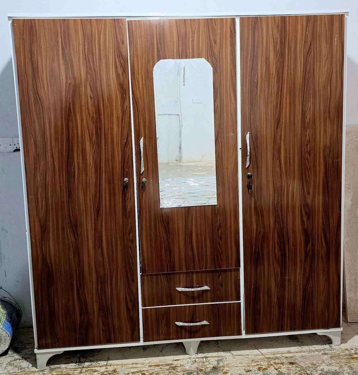 اثث بيتك بأنسب الاسعار سعار الشمال 🌹 
غرفه نوم نجارة شغل السليمانية نضيفه حيل السعر ٢٩٠وبيها مجال 
صلاح الدين ناحية العلم قرية الربيضة خلف مدرسه سومر للبنين 
***********
يوجد خدمة توصيل داخل المحافظة فقط 🚛
