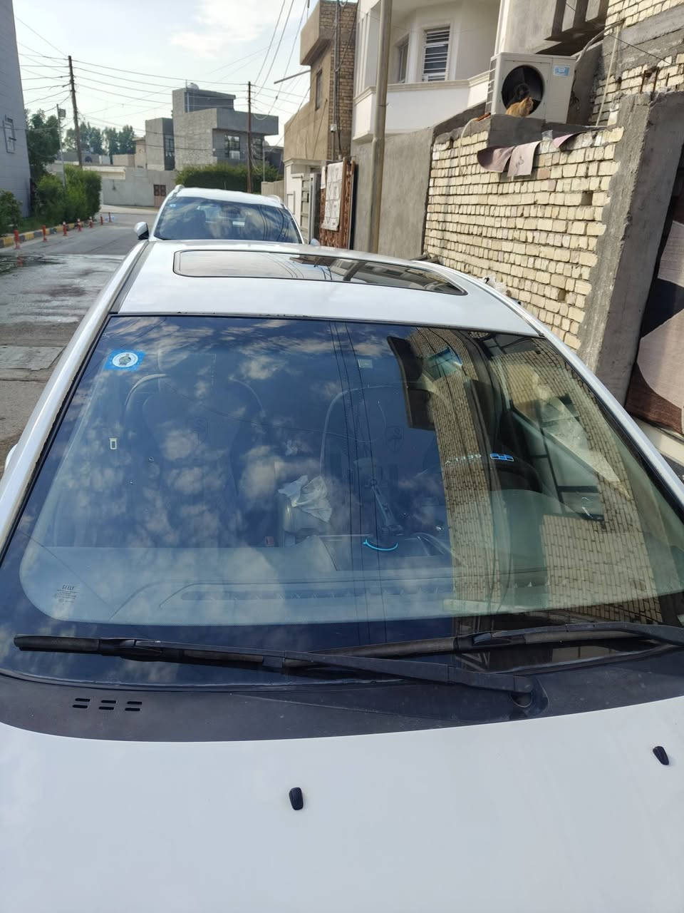 السلام عليكم
للبيع ام كراندc 7
رقم بغداد مشروع وطني تحويل ثاني يوم السياره بأسمي 

سياره جدا نضيفه ومابيهه اي نقص والكشر مالتهه جدا نضيف لا خياس ولا جراد ولا صبغ  كير محرك بلادي مكفول لا تنقيص ولا تبخير 
سعره 65 ورقه وبيهه مجال 
ماشيه 103
للاتصال ***********
