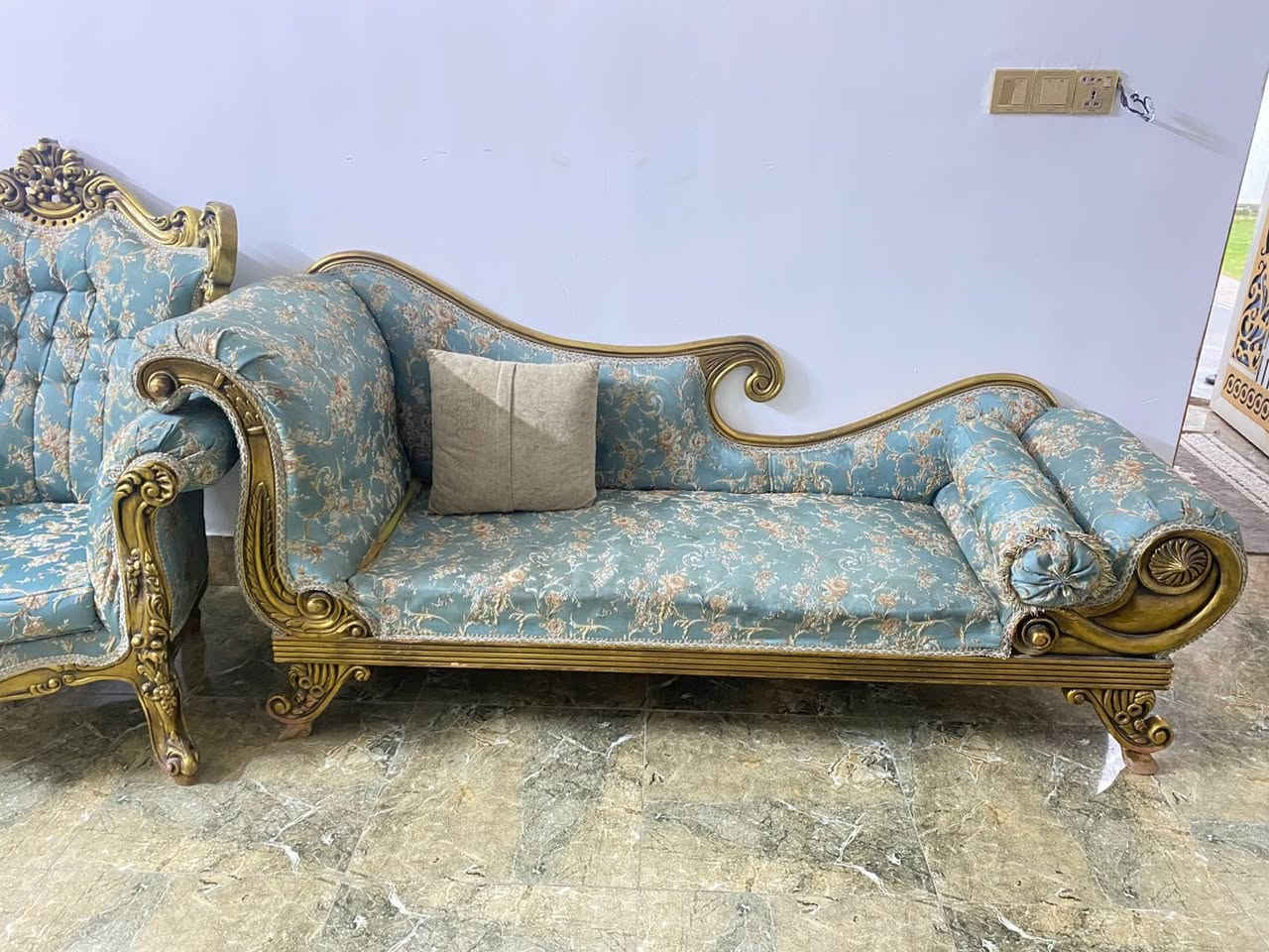 سلام عليكم للبيع تخم زان مصري نضيف كلش مابيه اي كسر
السعر ٥٥٠ الف وبيه مجال
الاستفسار الاتصال على الرقم
***********
***********
***********
