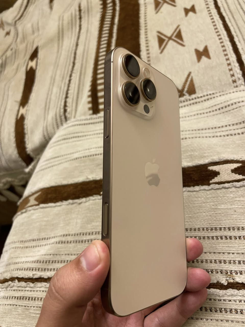 ١٦برو ماكس للبيع باب اول نضافه خير من الله تلفون ممفتوح الله شاهد بطاريته جانت ٩٨   ونزلت عل ٩٤ داخل ضمان ماستر  مكاني بغداد ***********
