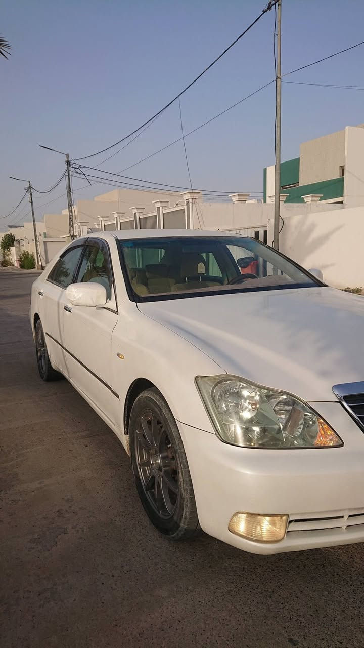 تيوتا كراون  [شاهينه] ادوات كلك
رويل صالون 
سعة المحرك: 3600  v6
ويل رياضي (CJAIRE) 
لايت AFS 
عدسات متحركة 
بردة خلفية
5 بصمات
 نقص دبلات خلفيه 
كشنات كهربائية
تحكم دركسون جهتين

السيارة (( بدون ارقام )) السعر ( 38 ) وبيه مجال حك الجيه
للاستفسار

***********      المكان  ( نجف )
