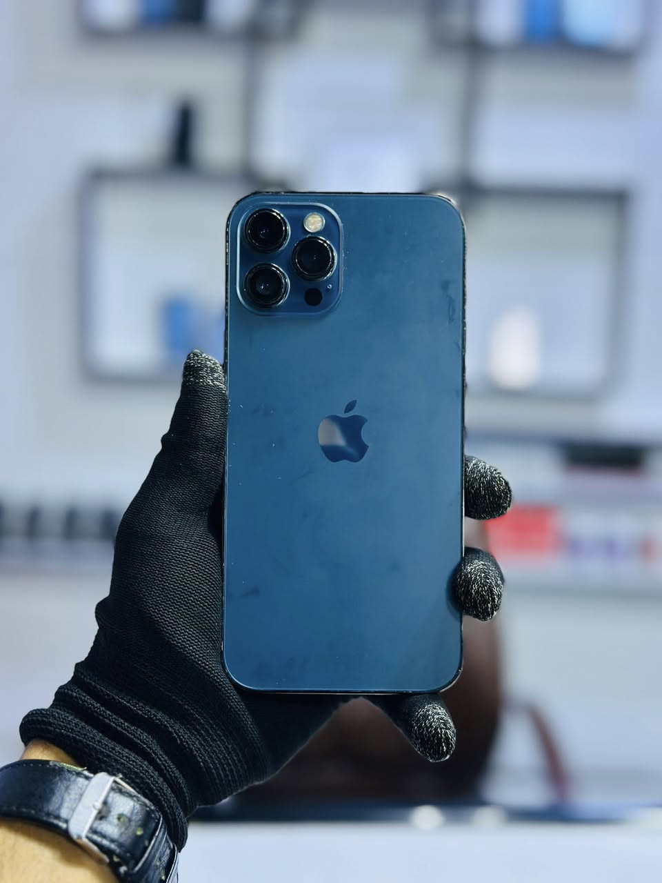 السلام عليكم متوفر:
♠️آيفون 12 Pro Max ذاكرة 256 بطارية 100 الجهاز مستبدل شاشة وظهر أصليات✔️.

☑️***********☑️

☑️مركز سفن فون للهواتف النقالة☑️
