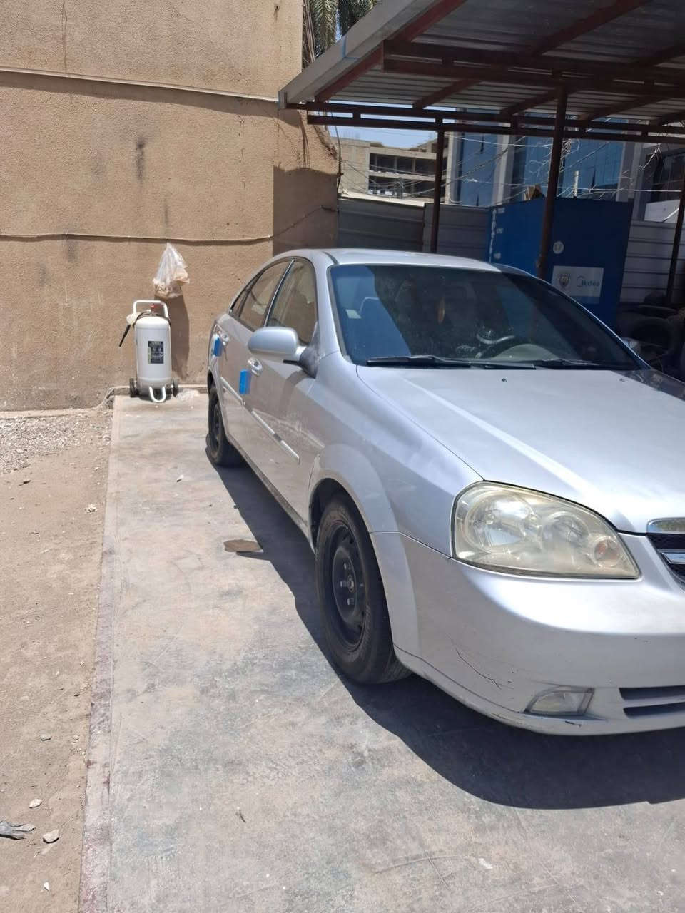 السلام عليكم عندي اوبترا للبيع كير عادي رقم سليمانية بيه طخه بل جاملغ الخلفي الحداديه الأمامي تعبانة مكاني بغداد الامين النواب السعر ٦٨ بيه مجال رقم التلفون *********** 
***********
