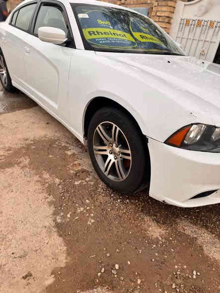 سلام عليكم جارجر 2012 بسمي تحويل ثاني يوم سياره جديده متعوب عليهه حادث جاملغ وبنيد  
بارد بالبيبان بارد بل هلال جاملغ الخلفي كير مكينه اكسل حداديه جديد مكينه 2017 مكاني بغداد 145وبيه مجال كلش قليل 
ه*********** مكلف بل نشر
