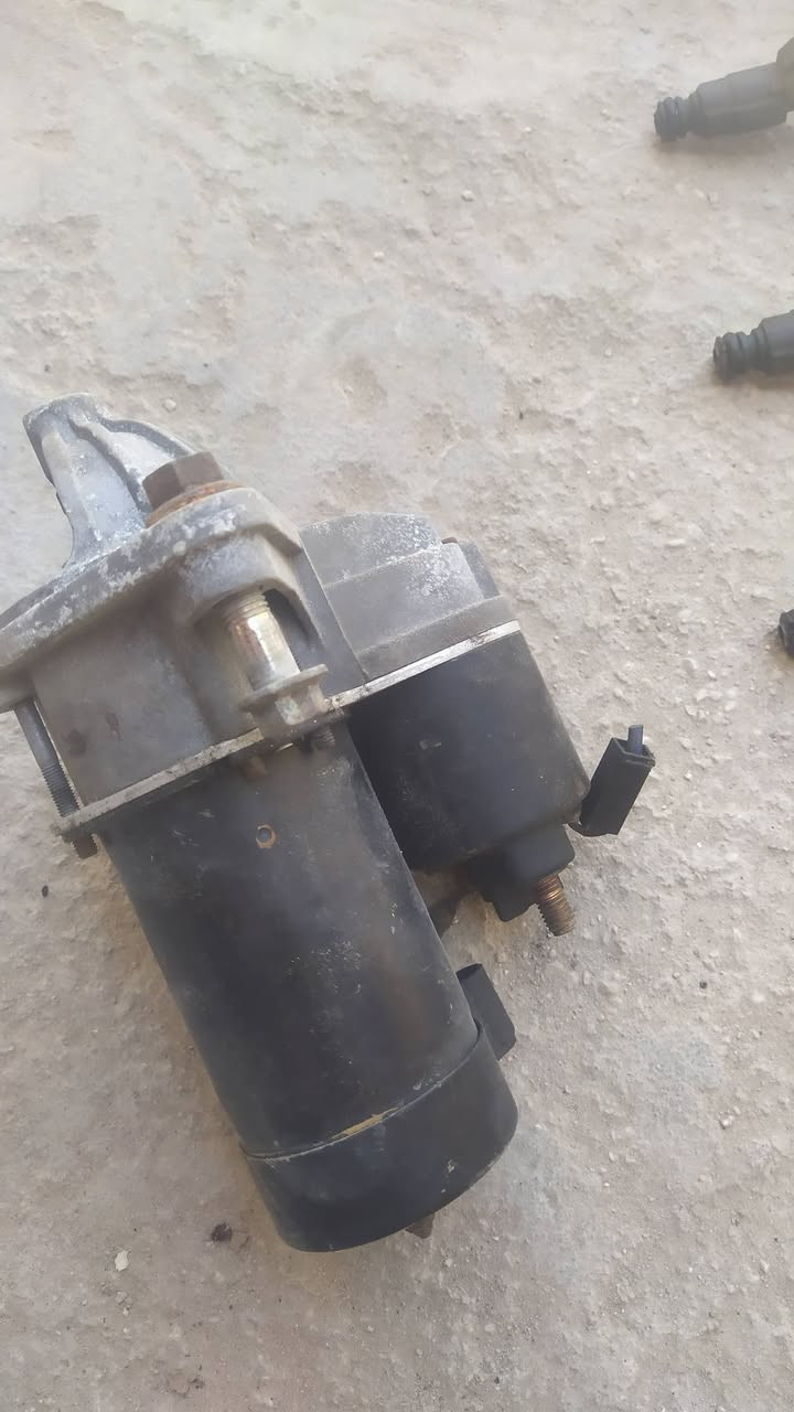 للبيع غراض بي واي دي جي 3 اوتو سلف مسطره بخاخات كامله بور ستيرن شباك هو والعلامه ***********
