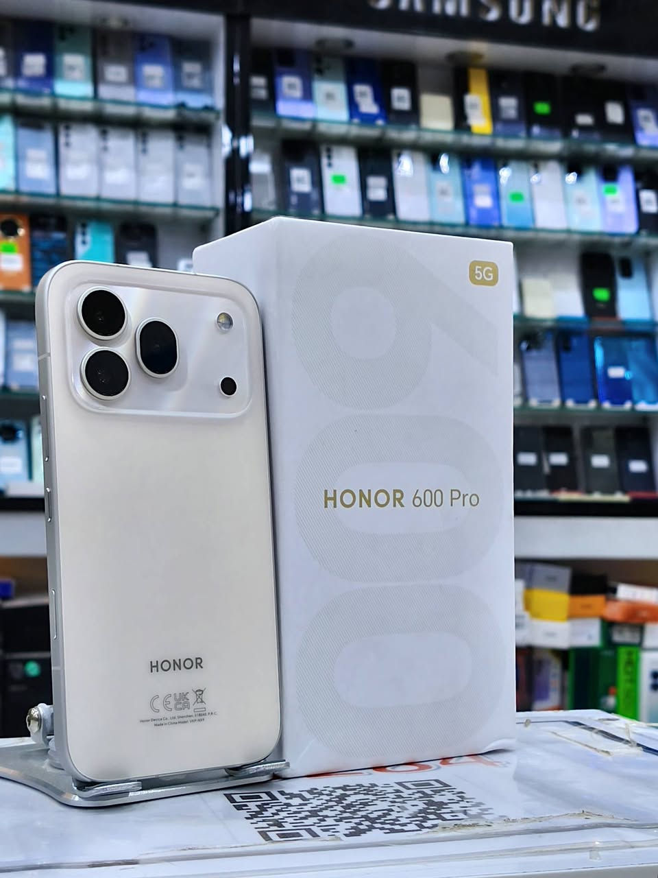 عملاق شركه هونر الجديد 
HONOR 600 PRO
مستعمل ايام نظافة 100٪

👈👈 السعر 900 الف 🔥🔥

مواصفات الجهاز 

🔵 المعالج snapdragon 8 EIite

🔵 شاشه 6.5 بوصه بدقه 120 هرتز AMOLED
🔴 ذاكرة داخلية 512 كيكا -  رام 12 كيكا
 
🔴 كاميرا  خلفية بدقه 200 + 50 + 12

🔵 كامرا اماميه بدقه 50 ميكا 

🔴 بصمه اصبع + بصمه وجه 

🔵  نظام التشغيل : اندرويد 16

🔴 مقاوم للماء والكسر بمعيار IP 69

🔴 يدعم التصوير بدقة 4K

🔵 بطارية 7000 مللي بسرعة 80 واط 

🔥🔥السعر 900 الف فقط

متوفر توصيل لجميع المحافظات 
***********
