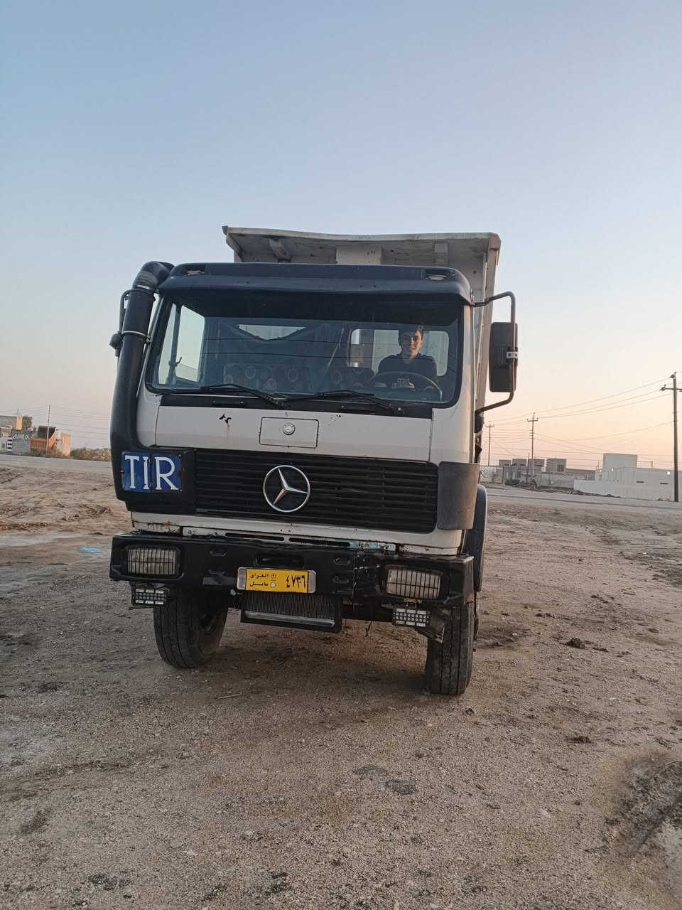 موديل 81   مجموعه جي اف 
مكينه 25 لا تنقص  ولا تبخر شرط  شاصي مكفول  بدي توني معمره   سياره جاهزه للشغل مكان سياره ناصريه قضاء النصر  ***********
